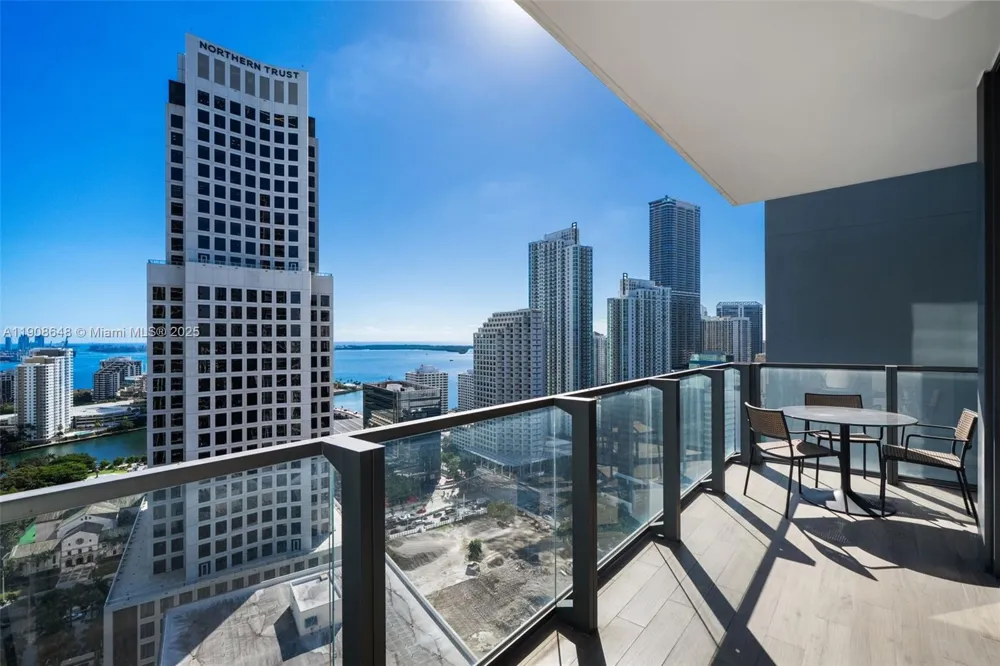 68 SE 6th St #2505 Miami, FL 33131