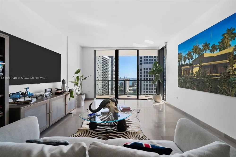 68 SE 6th St #2505 Miami, FL 33131