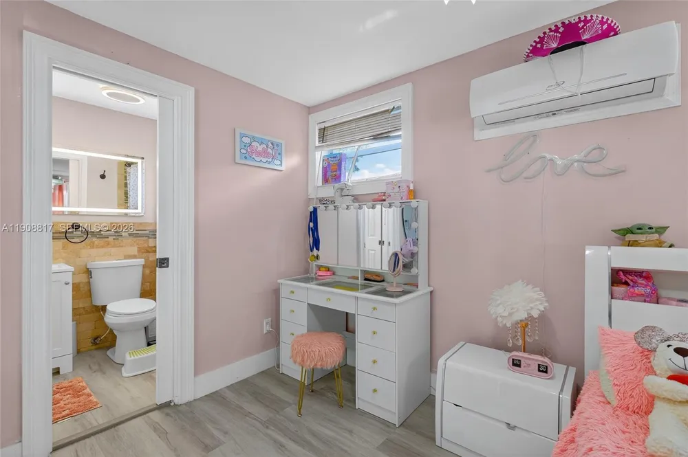 155 NW 124th St North Miami, FL 33168