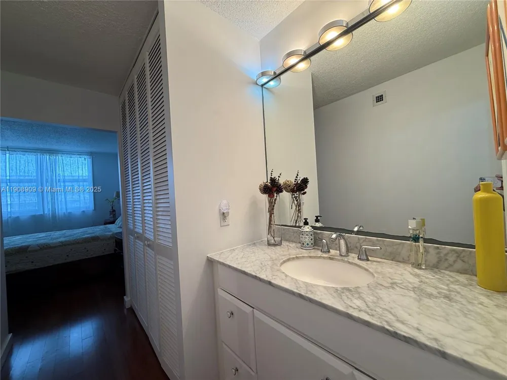 9511 Collins Ave #1208 Surfside, FL 33154