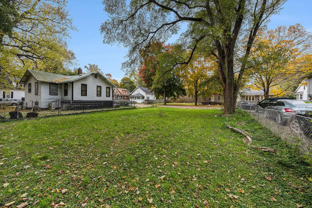 1628 Princeton Avenue Kalamazoo, MI 49007