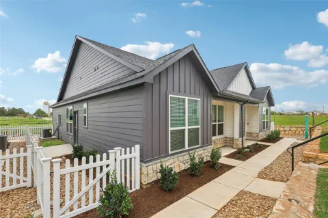 629 Canvas Ave