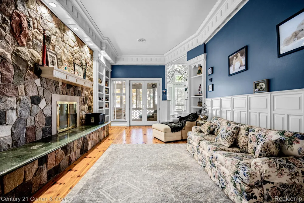 3063 Red Pine Point Drive Mullett Township, MI 49749