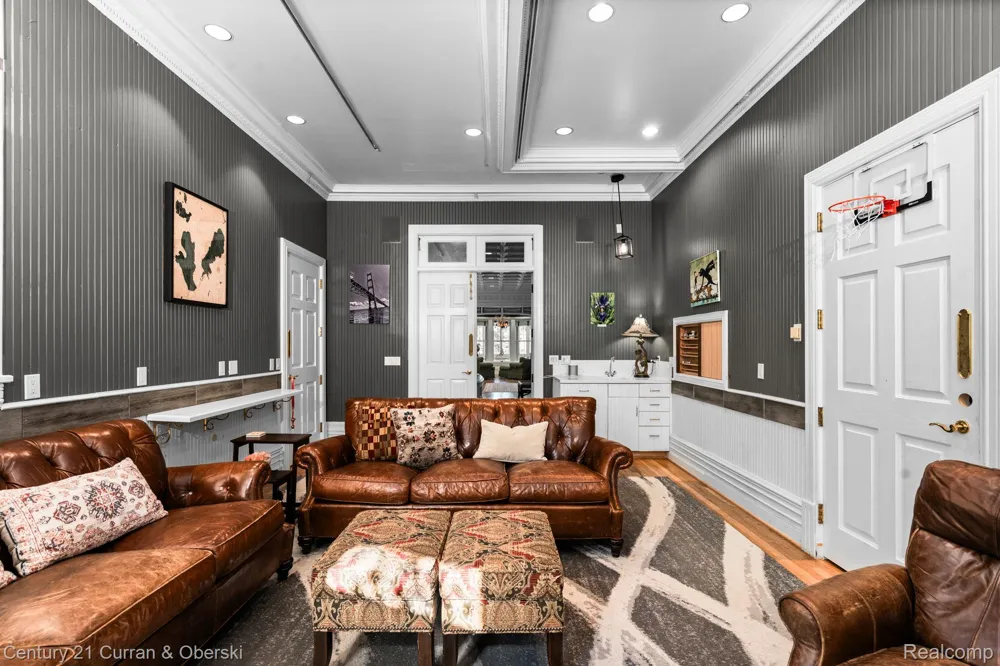 3063 Red Pine Point Drive Mullett Township, MI 49749
