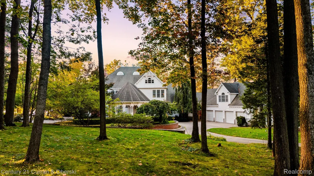3063 Red Pine Point Drive Mullett Township, MI 49749