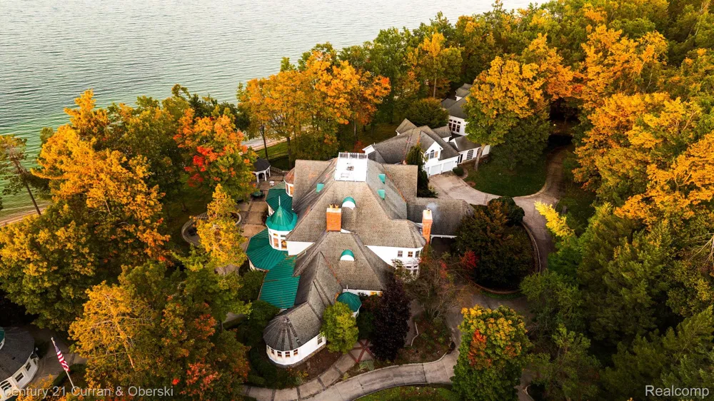 3063 Red Pine Point Drive Mullett Township, MI 49749