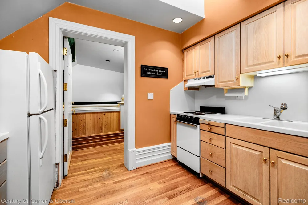 3063 Red Pine Point Drive Mullett Township, MI 49749
