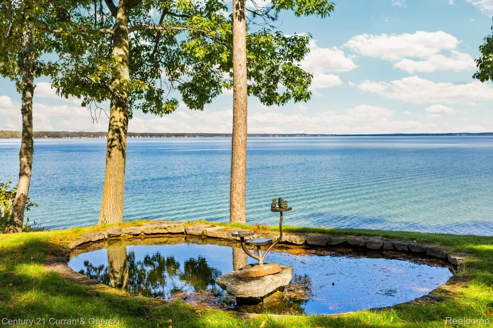 3063 Red Pine Point Drive Mullett Township, MI 49749