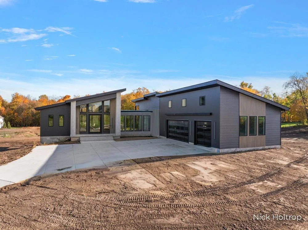312 Ottogan Hills Court Jamestown Charter Township, MI 49323