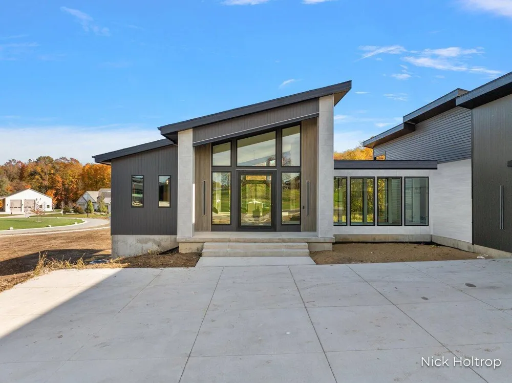 312 Ottogan Hills Court Jamestown Charter Township, MI 49323