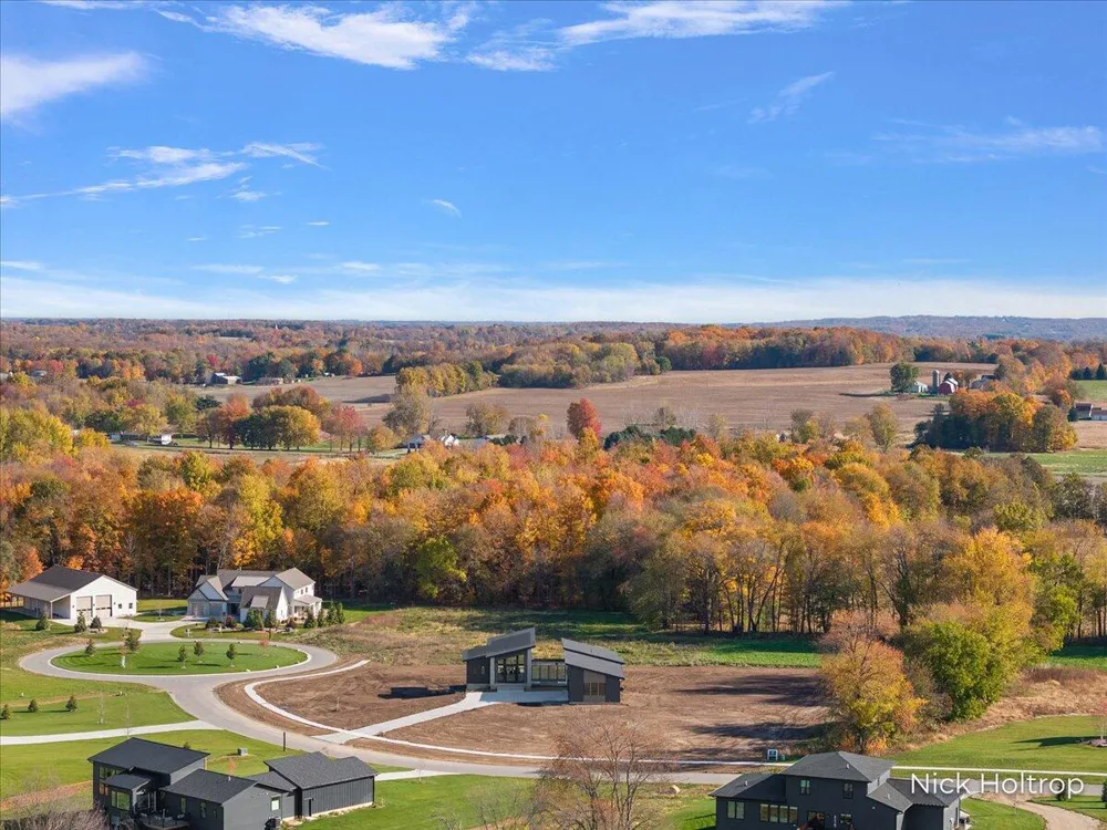 312 Ottogan Hills Court Jamestown Charter Township, MI 49323