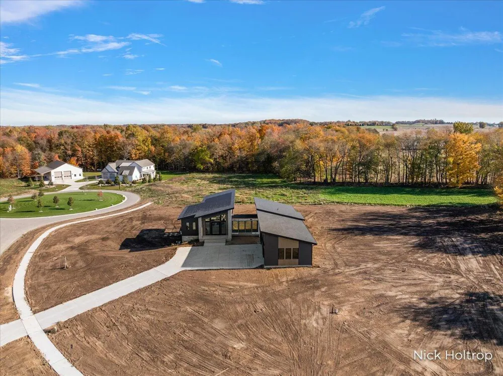312 Ottogan Hills Court Jamestown Charter Township, MI 49323
