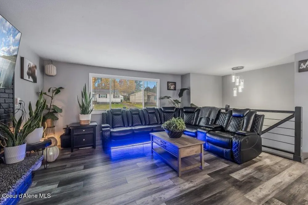 3219 E 19TH AVENUE Spokane, WA 99223