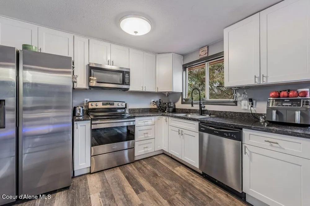 3219 E 19TH AVENUE Spokane, WA 99223