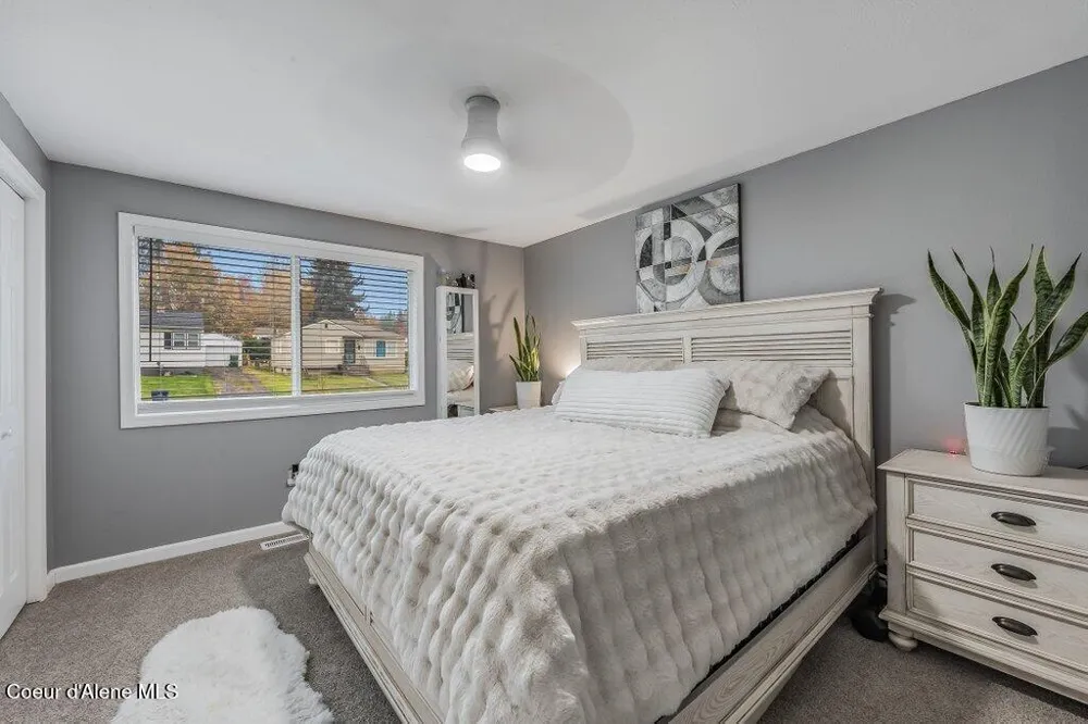 3219 E 19TH AVENUE Spokane, WA 99223