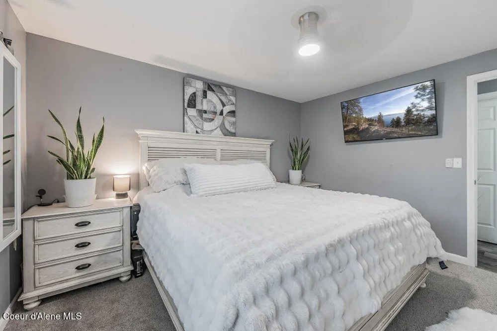 3219 E 19TH AVENUE Spokane, WA 99223