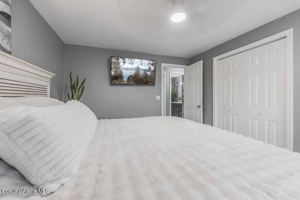 3219 E 19TH AVENUE Spokane, WA 99223
