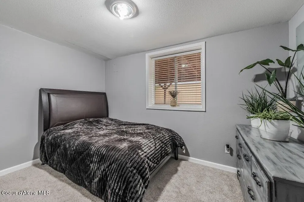 3219 E 19TH AVENUE Spokane, WA 99223