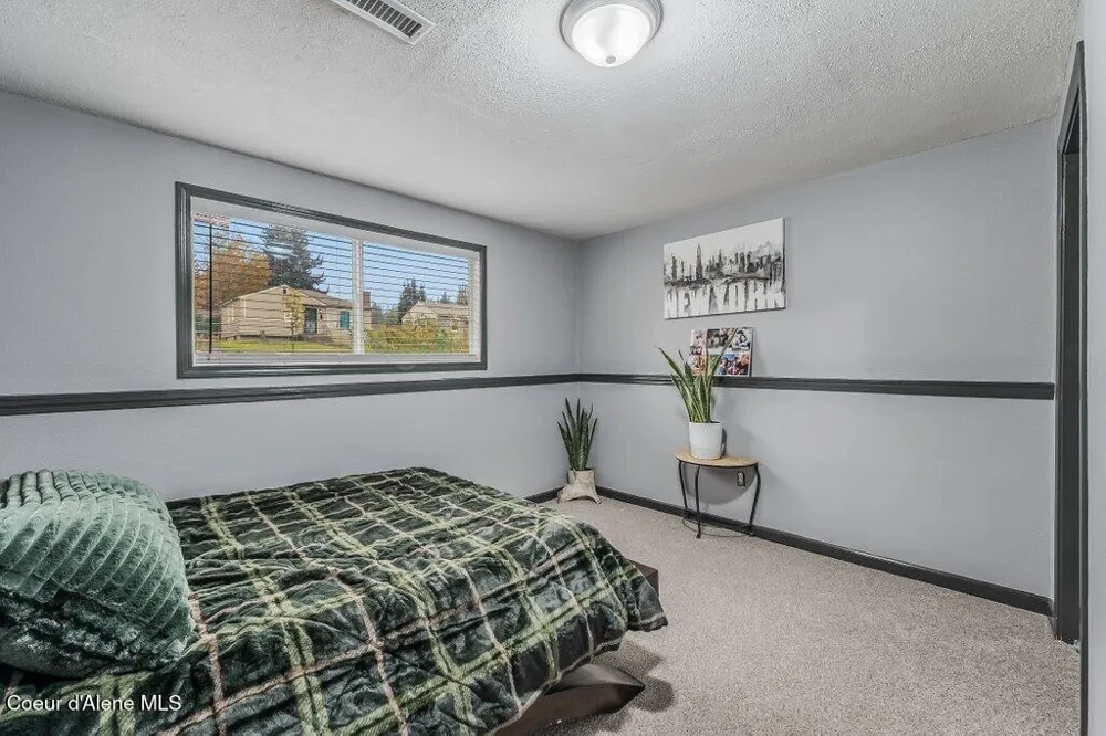 3219 E 19TH AVENUE Spokane, WA 99223