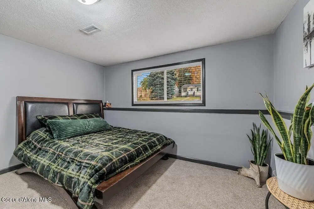 3219 E 19TH AVENUE Spokane, WA 99223