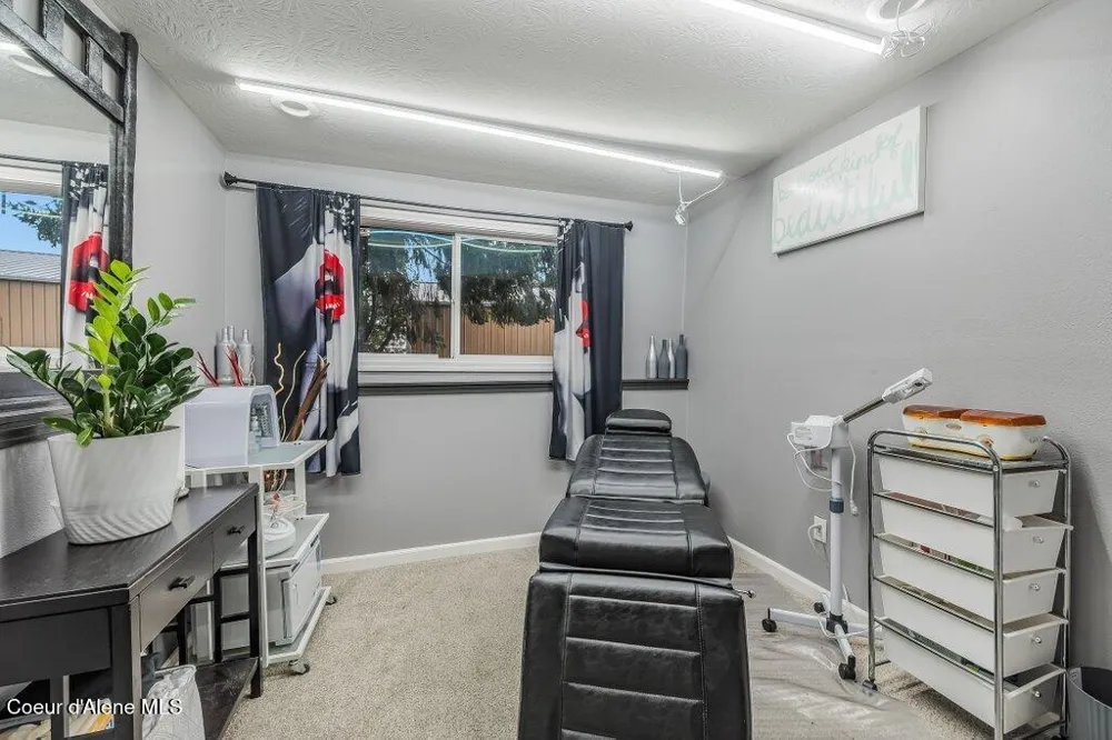 3219 E 19TH AVENUE Spokane, WA 99223