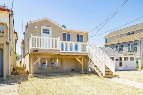 309 Hiering Avenue #A