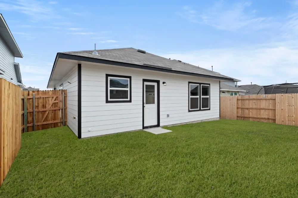 348 Jade Street Maxwell, TX 78656