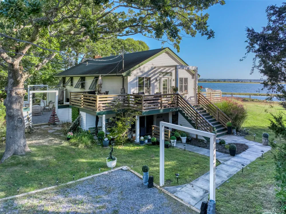 1455 Cedar Point Drive Southold, NY 11971