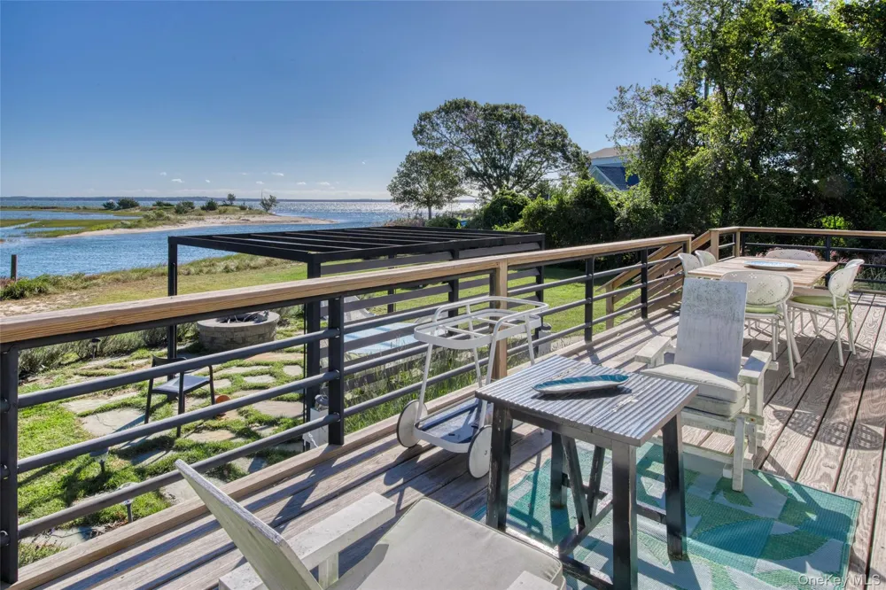 1455 Cedar Point Drive Southold, NY 11971