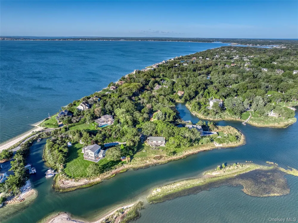 1455 Cedar Point Drive Southold, NY 11971