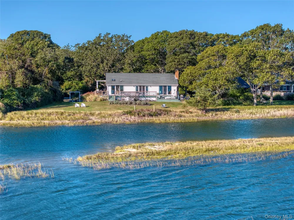 1455 Cedar Point Drive Southold, NY 11971