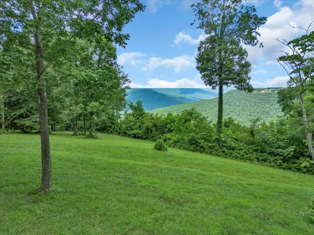 725 Sunset Circle Jasper, TN 37347