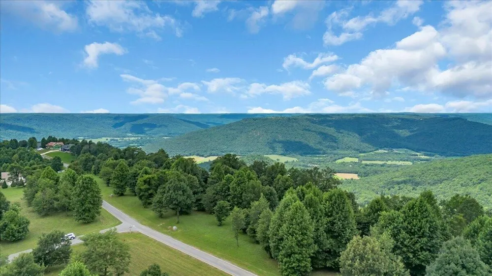 725 Sunset Circle Jasper, TN 37347
