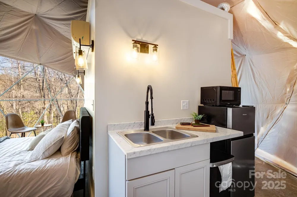 186 Meece Road Rosman, NC 28772