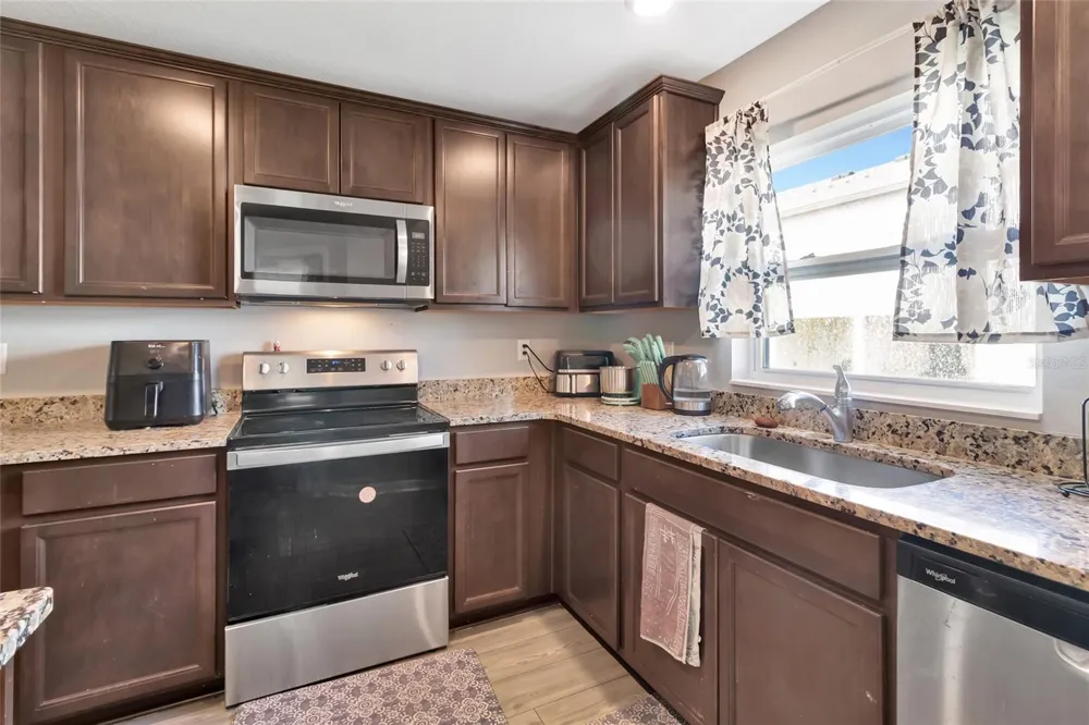 1691 WYNFORD CIRCLE Tavares, FL 32778