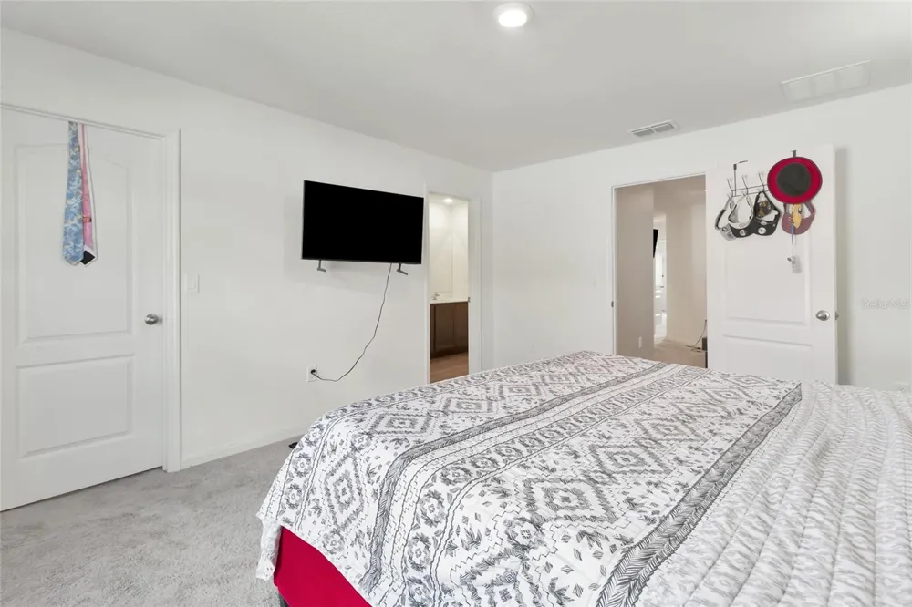 1691 WYNFORD CIRCLE Tavares, FL 32778