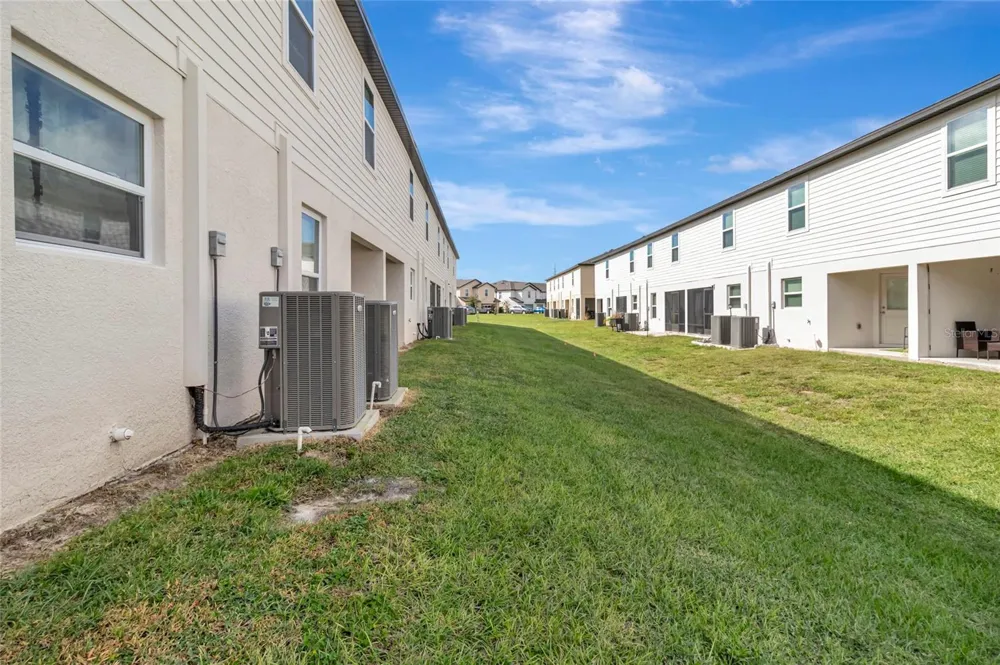1691 WYNFORD CIRCLE Tavares, FL 32778
