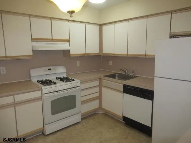 4K Oyster Bay Rd Road Absecon, NJ 08201
