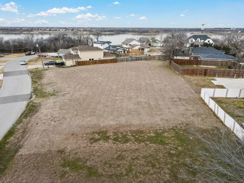 7612 W Shore Drive The Colony, TX 75056