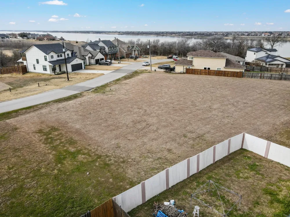 7612 W Shore Drive The Colony, TX 75056
