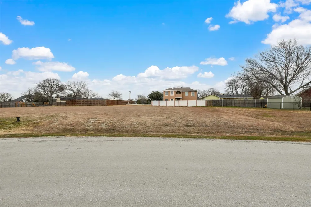 7612 W Shore Drive The Colony, TX 75056