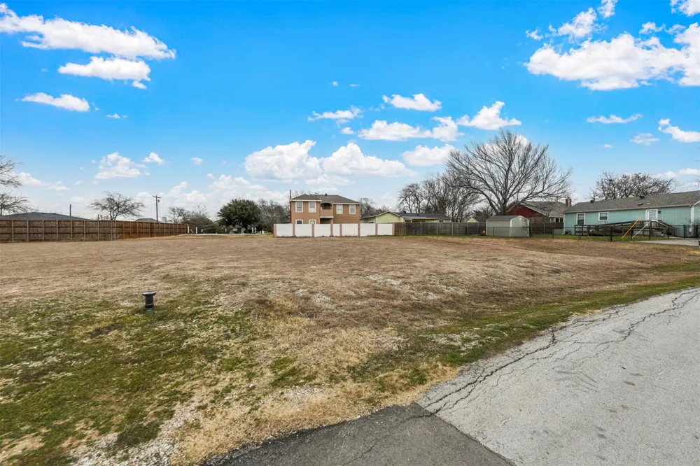 7612 W Shore Drive The Colony, TX 75056