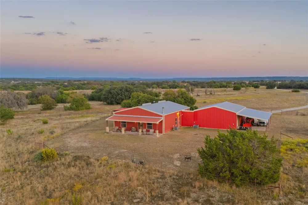 3270 Fm-573 Comanche, TX 76442