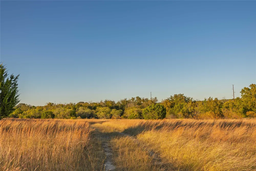 3270 Fm-573 Comanche, TX 76442