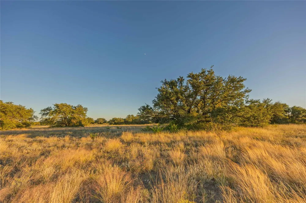 3270 Fm-573 Comanche, TX 76442