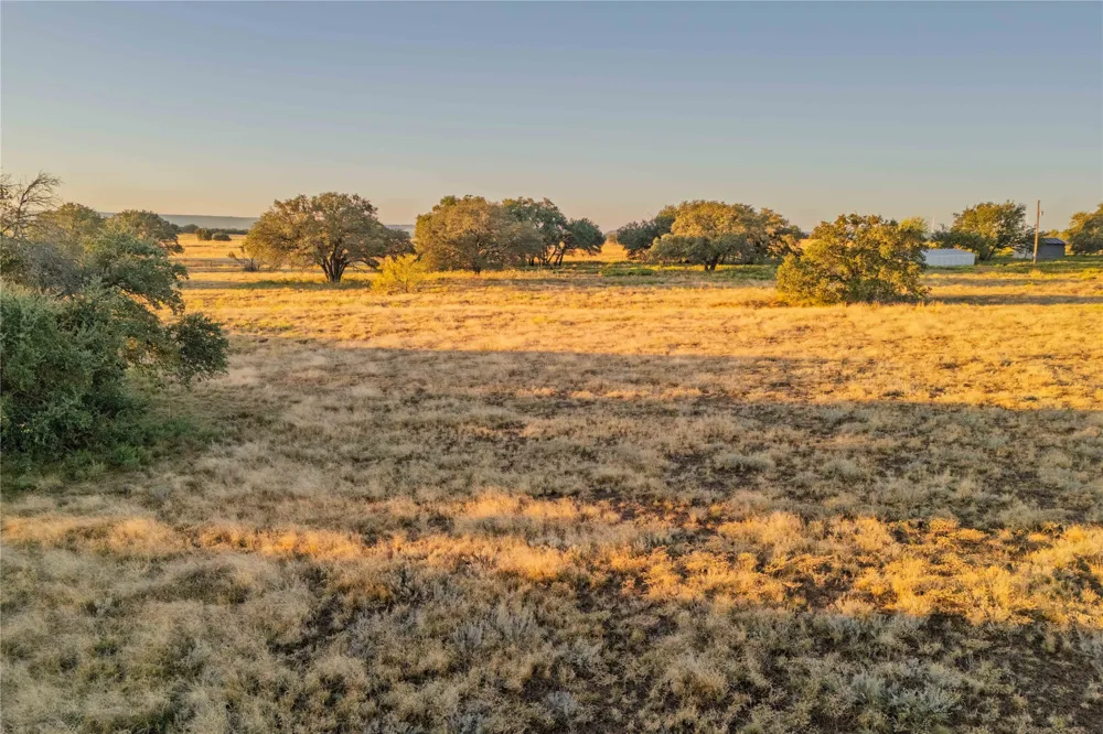 3270 Fm-573 Comanche, TX 76442