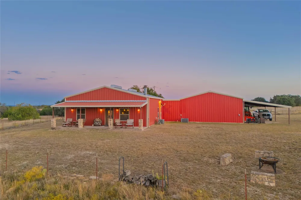 3270 Fm-573 Comanche, TX 76442