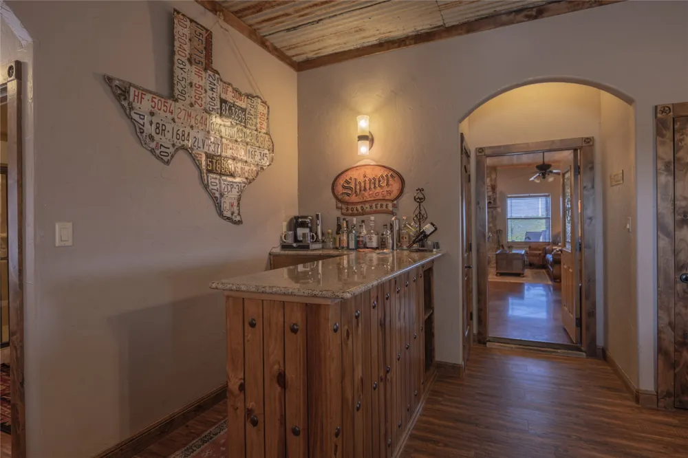 3270 Fm-573 Comanche, TX 76442