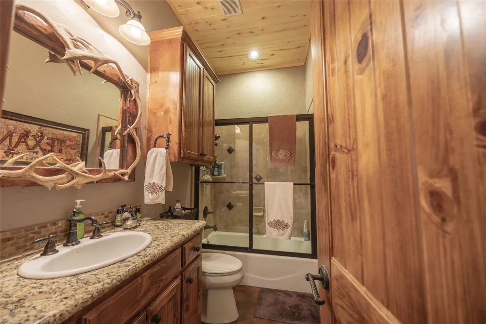 3270 Fm-573 Comanche, TX 76442