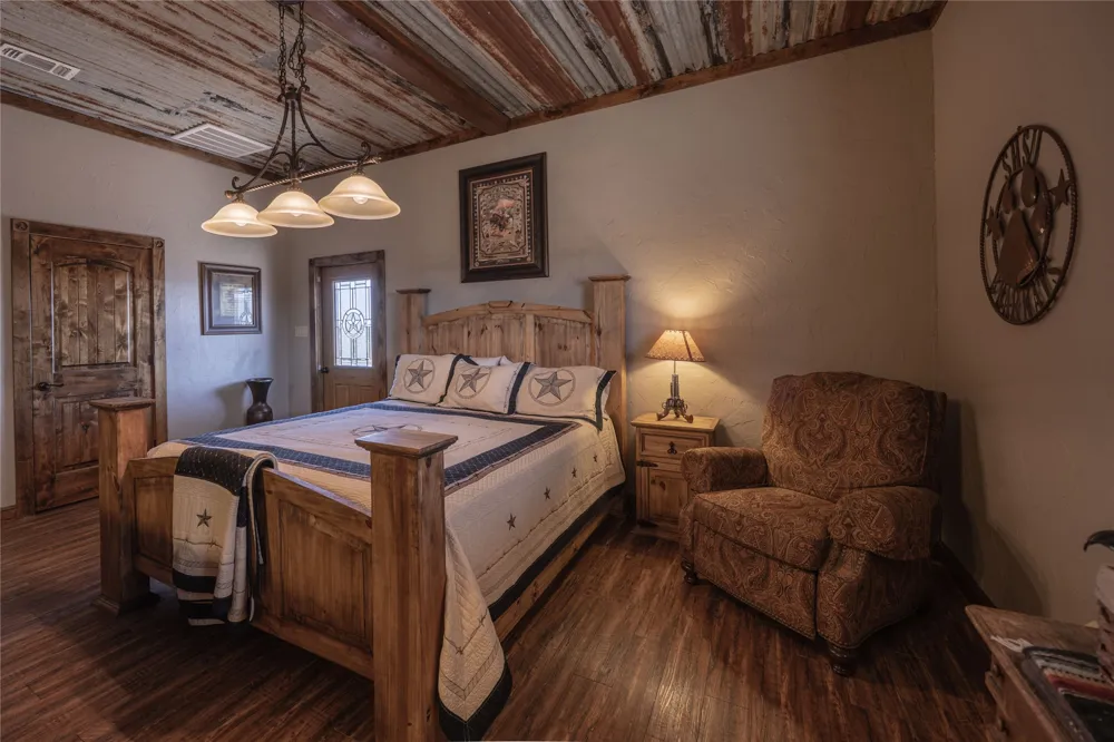 3270 Fm-573 Comanche, TX 76442